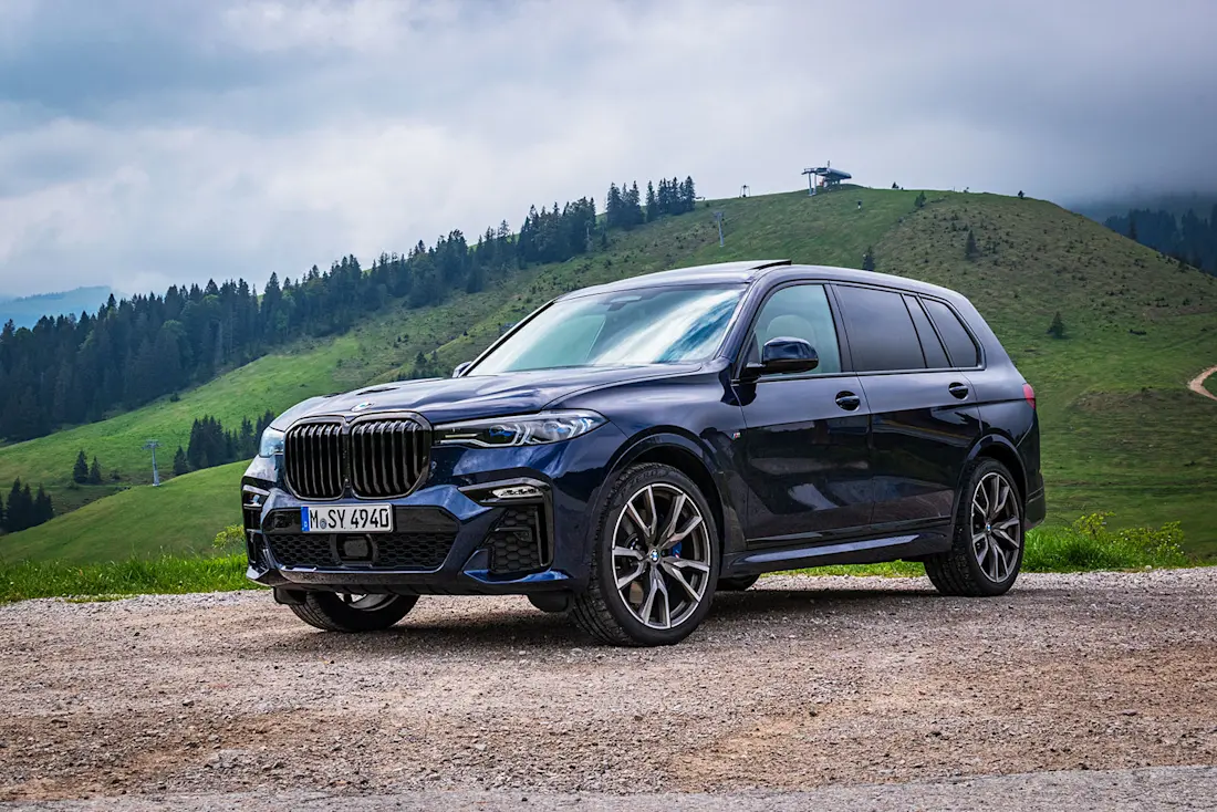 BMW-markenintern bietet der X7 mit 750 Liter das größte Kofferraumvolumen. Auf Wunsch gibt es das SUV auch als 7-Sitzer.  BMW-markenintern bietet der X7 mit 750 Liter das größte Kofferraumvolumen. Auf Wunsch gibt es das SUV auch als 7-Sitzer.