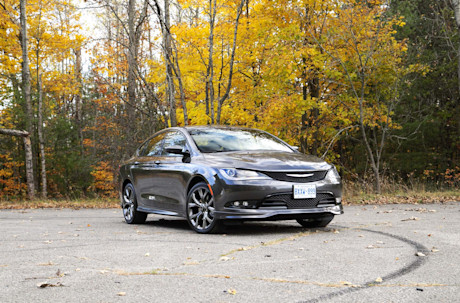 Editorial 2016 chrysler 200s awd jw 01