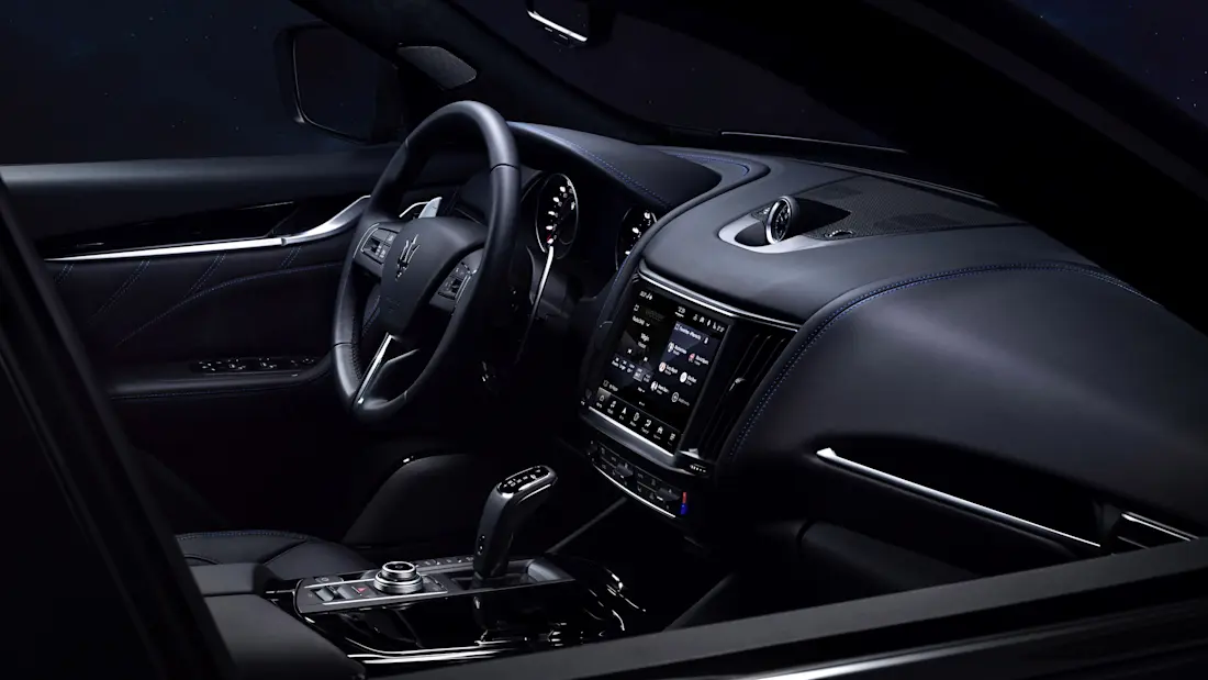 Large-17911-MaseratiLevanteHybrid