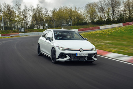 volkswagen-golf-gti-edition-50-record (1)