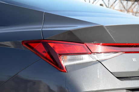 Hyundai Elantra 2024 : essai routier Image