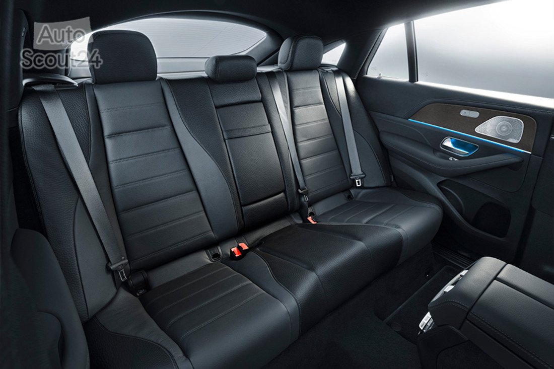 foto mercedes benz gele coup‚ plazas traseras.jpg