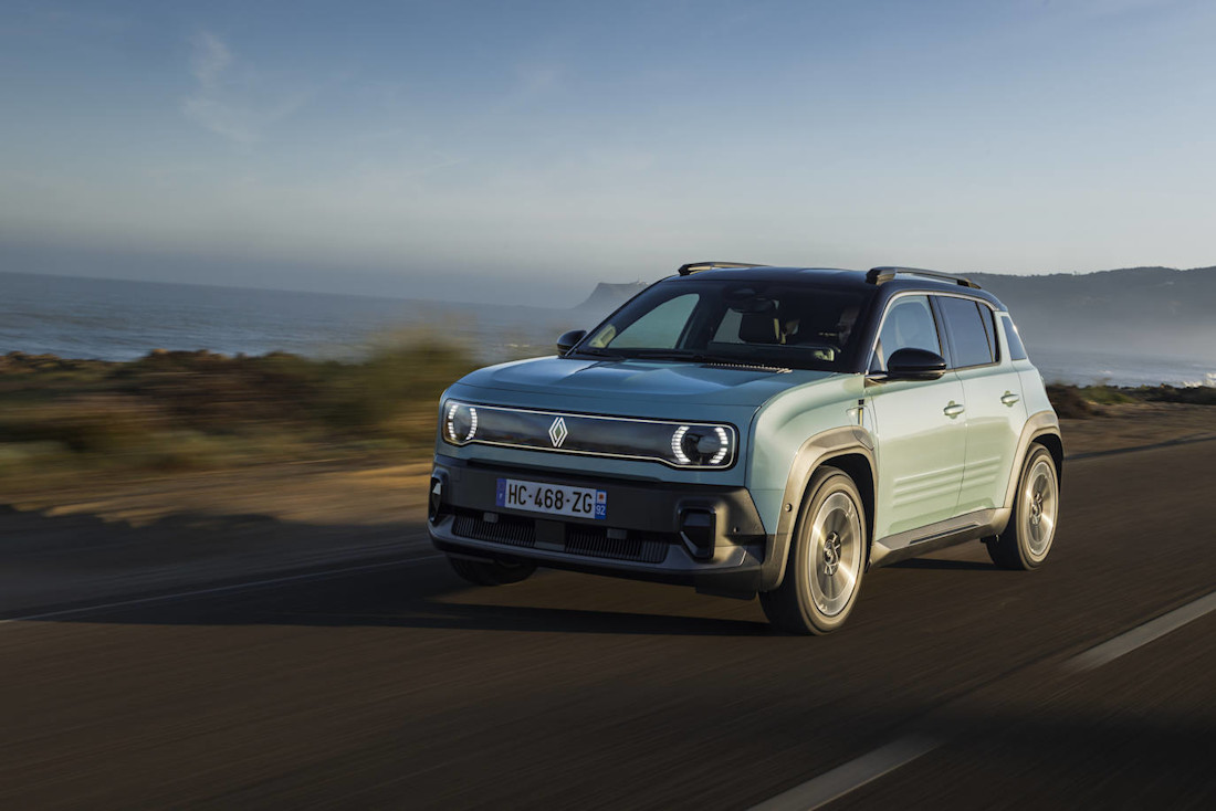 Renault-4-e-tech-2025 (8).jpg