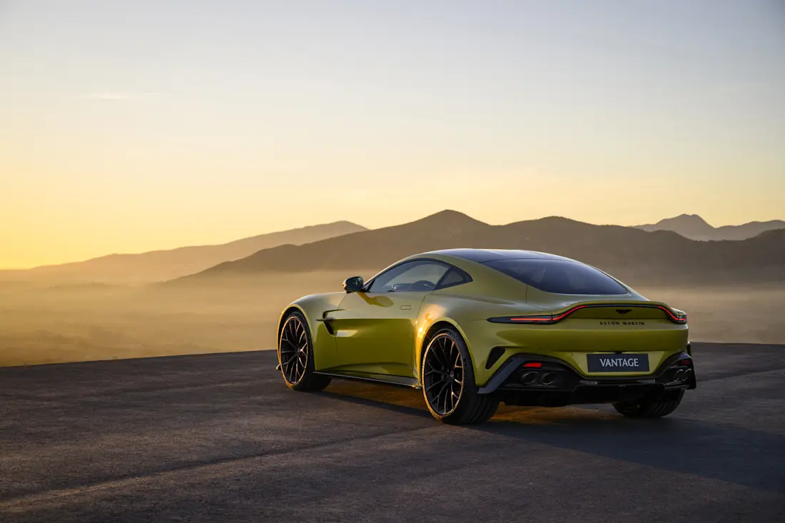 nieuwe-aston-martin-vantage-2024-is-op-en-top-brits-behalve-de-motor-2024-02