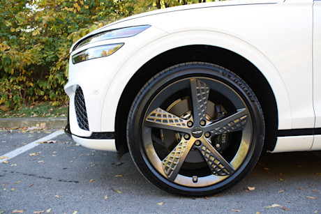 Genesis GV70 3.5T Sport Plus 2025 : essai routier Body Image