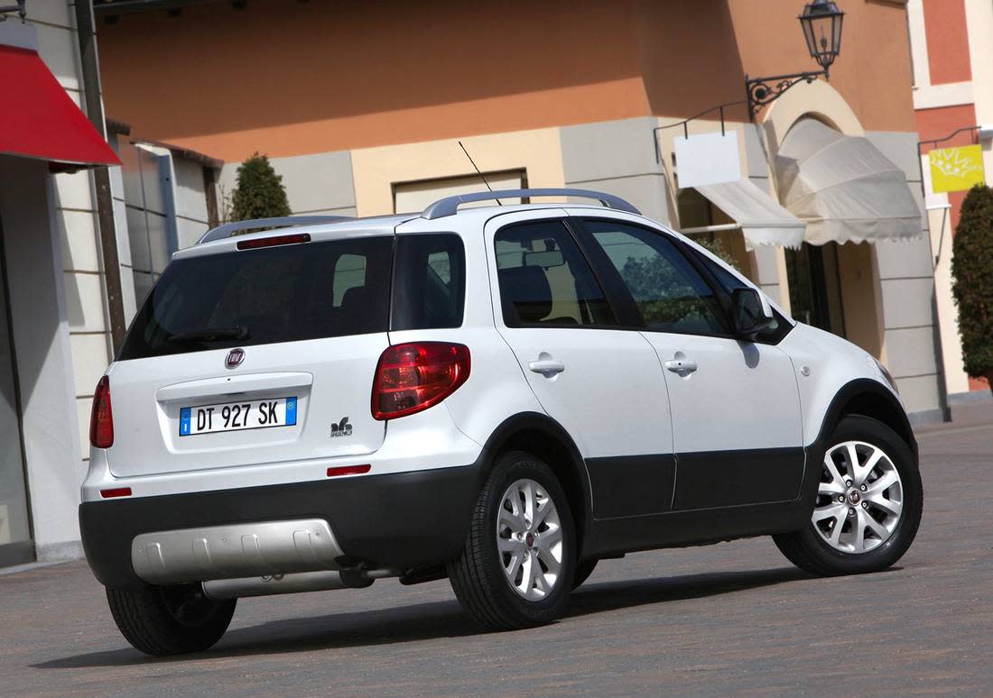 3XX1GlHIVoifjKO99Y4RRk-be84673592b7304bc495db45ea29d565-Fiat-Sedici-2010-1600-18-1100