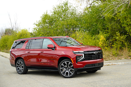 Chevrolet Suburban RST 2025 : essai routier Body Image