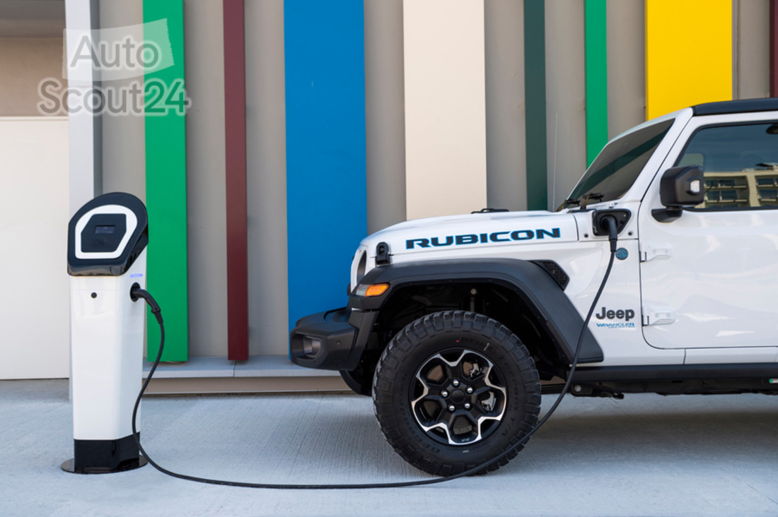jeep-wrangler-4xe (2).jpg