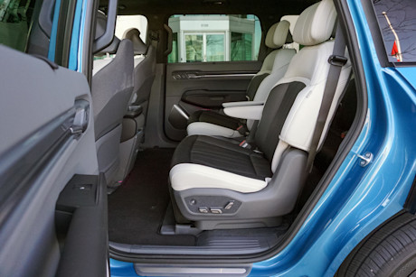 Editorial 2024 kia ev9 land gt line awd td 240417 18 di