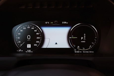 Editorial 2020 volvo xc90 t8 r design 19 jm