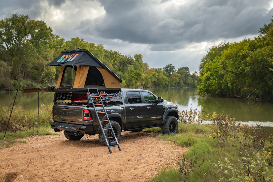 hennessey-mammoth-overland-graphite-Print-2.jpg