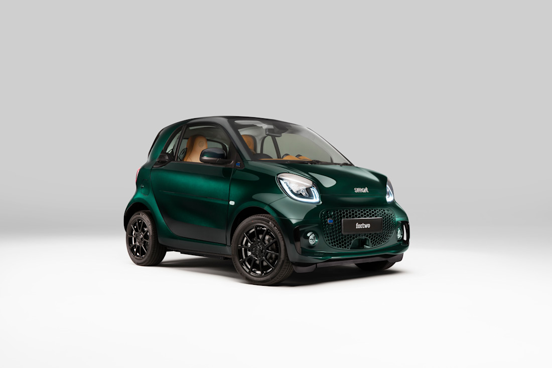 SmartRacingGreenFront3_4v1
