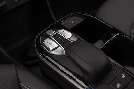 Editorial 2020 hyundai ioniq electric ultimate 27 sm