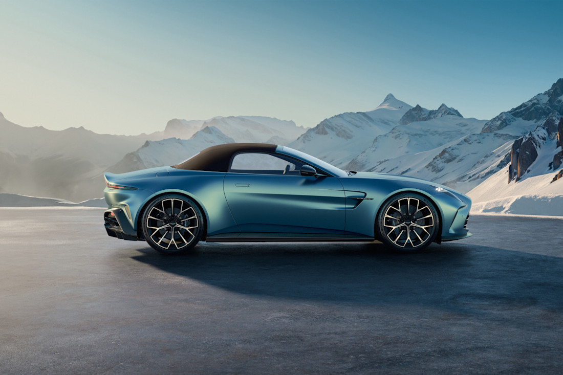 Aston-Martin-Vantage-Roadster (1).jpg
