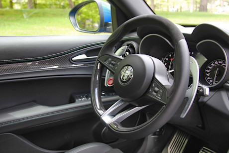 Editorial 2019 alfa romeo stelvio quadrifoglio awd 30 dw