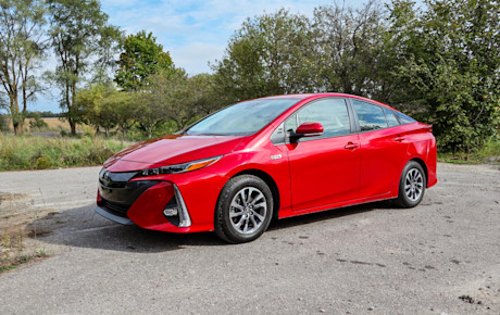 Editorial 2022 toyota prius prime upgrade 04 jm