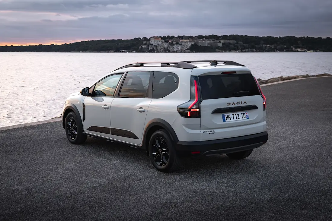 AS24 Dacia Jogger Hybrid 03