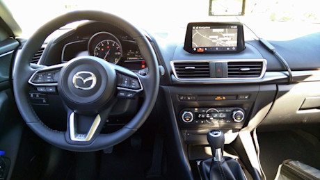 Editorial 2017 mazda3 08 jbe