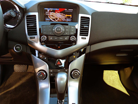 Editorial 2014 chevrolet cruze ltz 14t jb 15