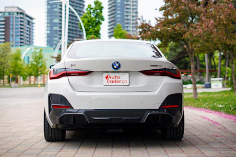 Editorial 2022 bmw i4 edrive40 09 jl