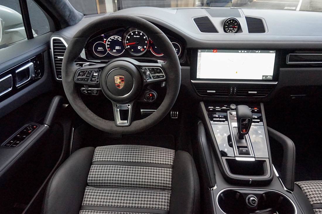 Editorial 2020 porsche cayenne turbo coupe 18 jl