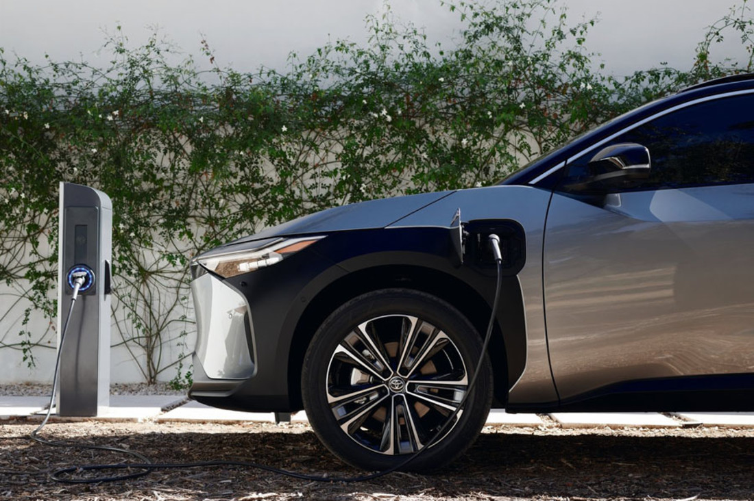 Toyota-bZ4X-2023-1600-12.jpg