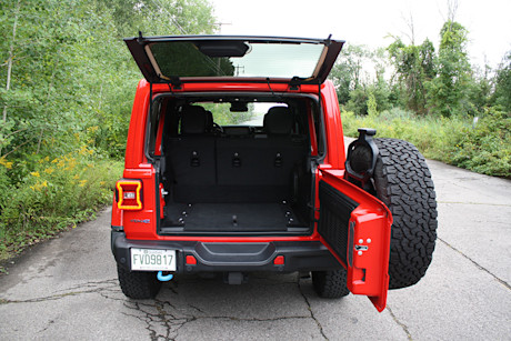 Jeep Wrangler 4xe Rubicon X 2024 : essai routier Body Image