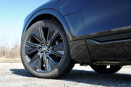 Cadillac Lyriq 2025 : essai routier Body Image