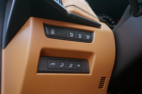 Editorial 2024 mazda cx 90 signature 231003 23 di