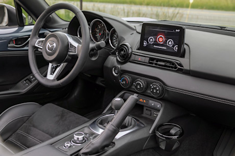 Editorial 2021 mazda mx 5 gs p 06 jw