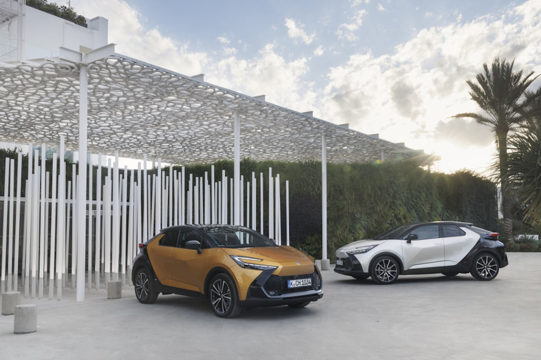 C-HR+Combo+shots+(1)