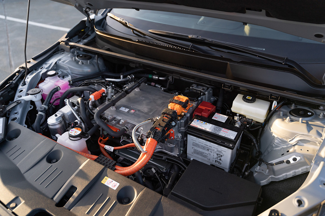2026 Subaru Uncharted vs Volkswagen Golf R - NF - JW - 260807 - 32.jpg