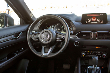 Mazda CX-5 Signature 2.5T vs 2.2D 2019 : match comparatif Body Image
