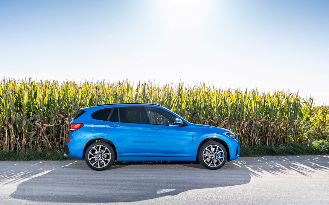 bmw-x1-xdrive25i-side