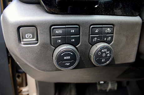 Chevrolet Silverado ZR2 2022 : essai routier Image