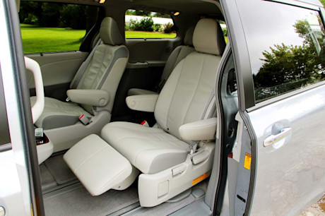 Editorial 2013 toyota sienna xle jy 15 14505