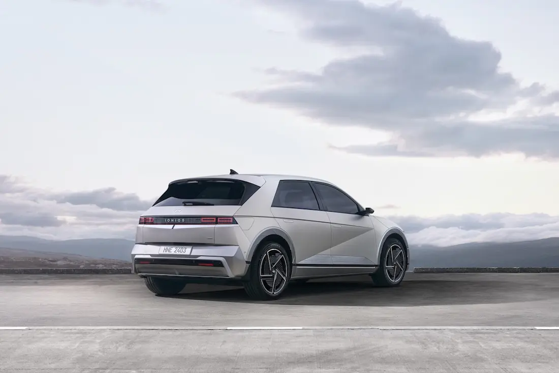 hyundai-ioniq-5-n-line-model-0324-exterior-05 jpg bfc off hyundai-ioniq-5-n-line-model-0324-exterior-05 jpg bfc off