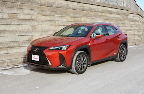 Editorial 2021 lexus ux 250h awd 04 jm