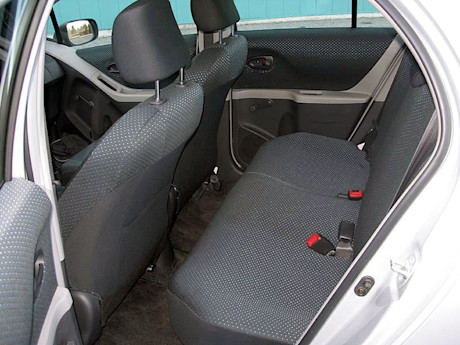Editorial 2006 toyota yaris le 4dr gy 04