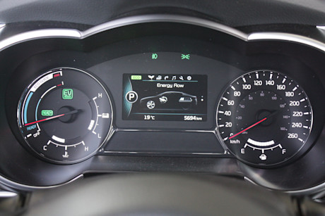 Editorial 2015 kia optima hybrid chase 010