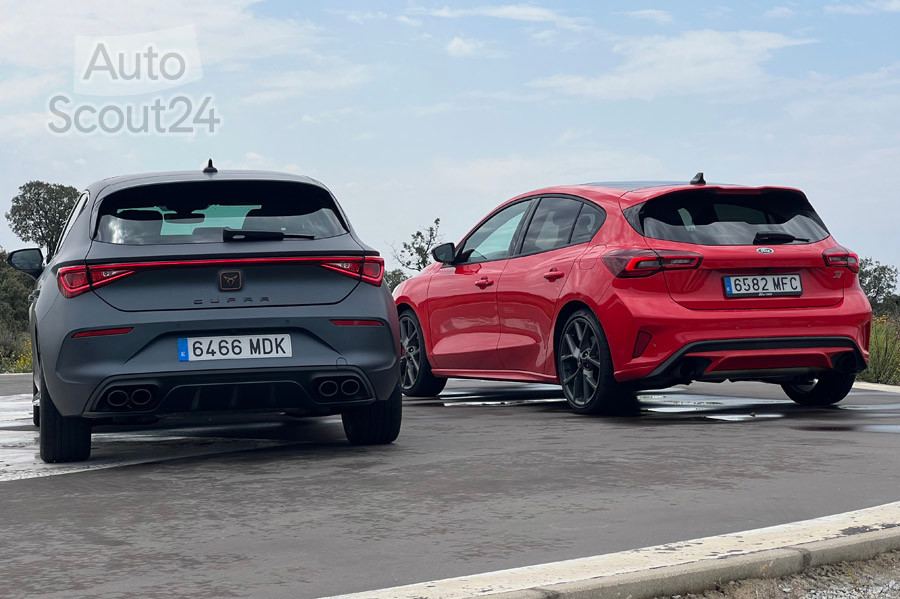 Ford Focus ST vs CUPRA LEon (12).jpg