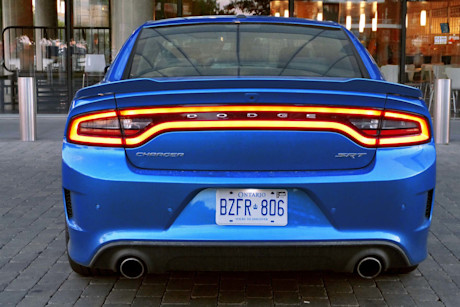 Editorial 2016 dodge charger srt 392 hemi jb 08