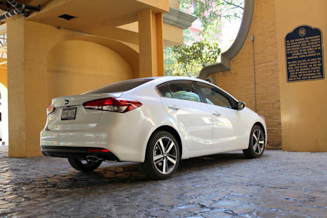 Editorial 2017 kia forte 08 pb