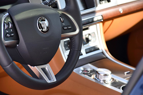 Editorial 2015 jaguar xf 30 awd jp 03