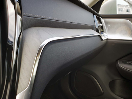 Editorial 2019 volvo v60 inscription 32 sw