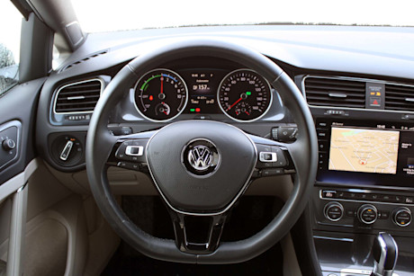 Essai hivernal : Volkswagen e-Golf 2017 Body Image