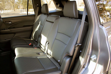 Editorial 2020 honda passport touring 13 sha