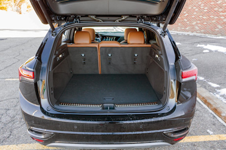 Editorial 2021 buick envision awd essence sport touring 18 ew