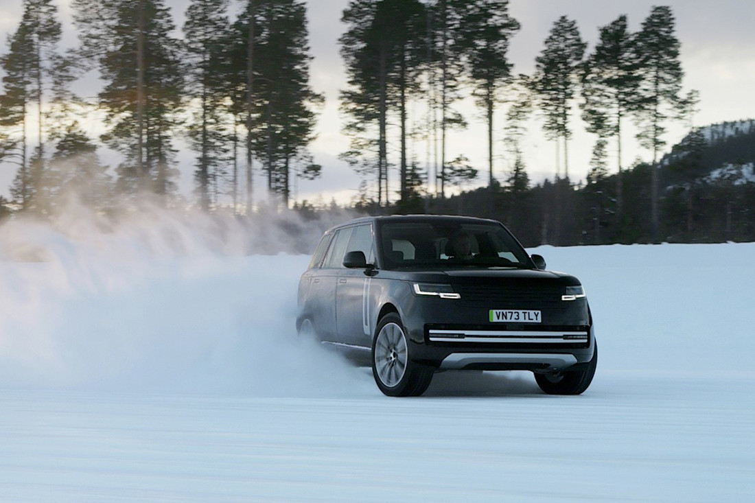 De elektrische Range Rover krijgt een… enorme batterij! (2025)