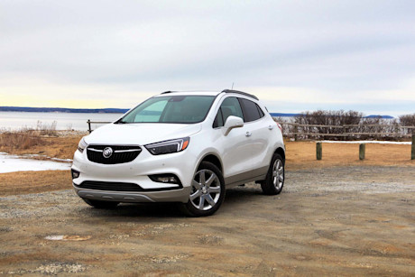 Editorial 2017 buick encore awd premium 03 ew